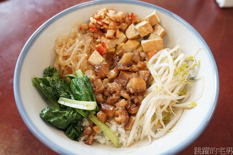 [花蓮美食]葉爸豬腳-滷肉飯必加辣蘿蔔乾，讓人吃不停，提供豬腳麵線