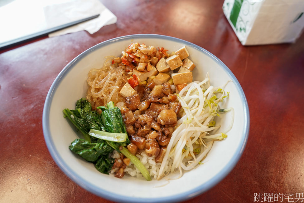 [花蓮美食]葉爸豬腳-滷肉飯必加辣蘿蔔乾，讓人吃不停，提供豬腳麵線