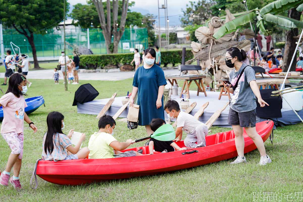 花蓮活動推薦「花蓮不排隊美食市集」氣氛超chill的美食市集，晚上還有露天電影，知名店家都在這，一次能買到