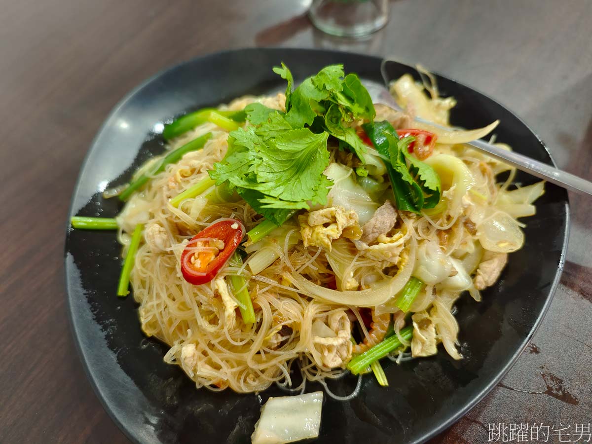 [花蓮美食]明今活海鮮- 蒜酥小卷必點，外層微酥裡面軟嫩，好吃炒米粉吃不膩，花蓮海產店 明今麵館