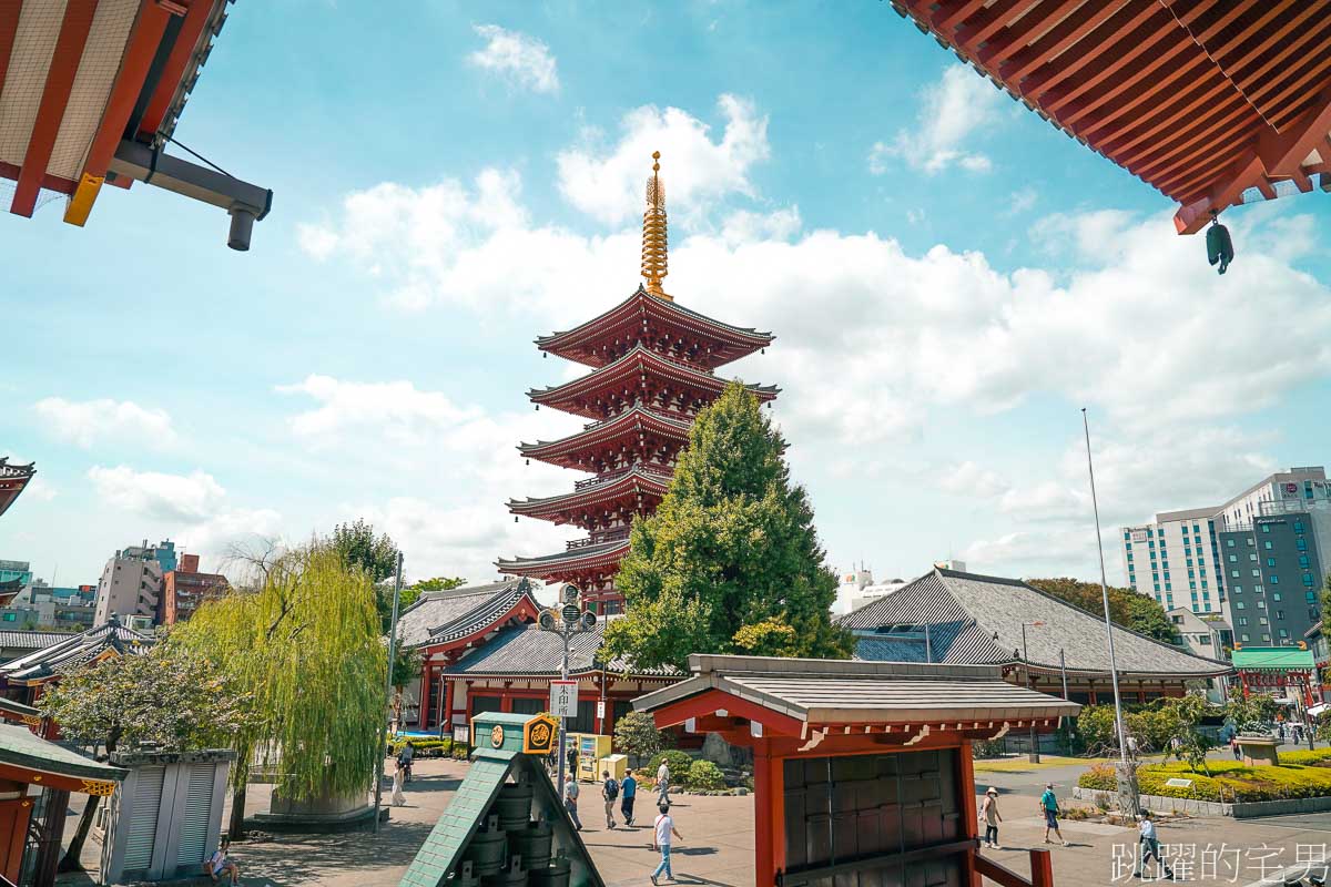 東京必去景點「淺草寺」全世界觀光客都在這，但是沒去過就是沒去過，增長見聞才是旅行的目的，淺草文化觀光中心高處俯瞰金龍山淺草寺全景