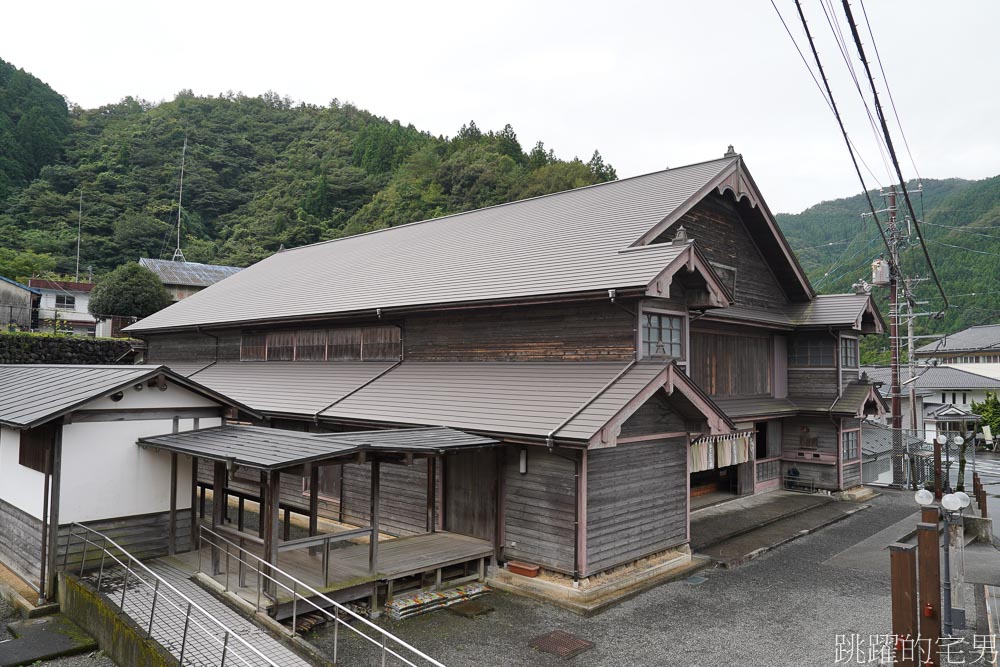 四國高知景點推薦「雲之上圖書館」 隈研吾建築群in檮原町寧靜小鎮，連公家機關都能這麼美，梼原町総合庁舎，雲之上酒店別館，雲の上ギャラリー，雲の上のカフェ，檮原座