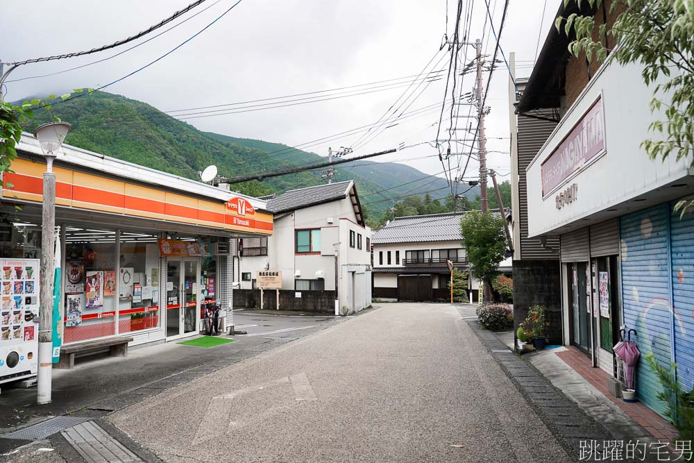 四國高知景點推薦「雲之上圖書館」 隈研吾建築群in檮原町寧靜小鎮，連公家機關都能這麼美，梼原町総合庁舎，雲之上酒店別館，雲の上ギャラリー，雲の上のカフェ，檮原座