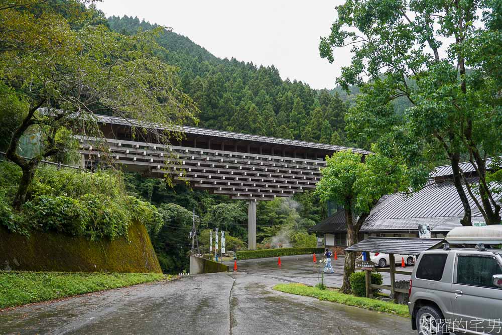 四國高知景點推薦「雲之上圖書館」 隈研吾建築群in檮原町寧靜小鎮，連公家機關都能這麼美，梼原町総合庁舎，雲之上酒店別館，雲の上ギャラリー，雲の上のカフェ，檮原座