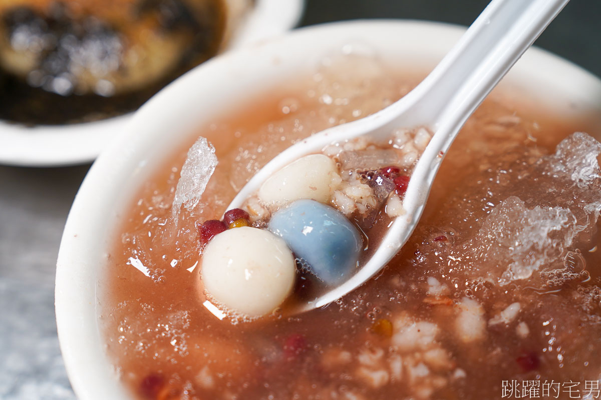 [雲林美食推薦]長興圓仔冰(長興冰店)-民國30年就有的斗六冰店，必吃燒麻糬、圓仔冰，口感軟糯太好吃啦，斗六美食推薦