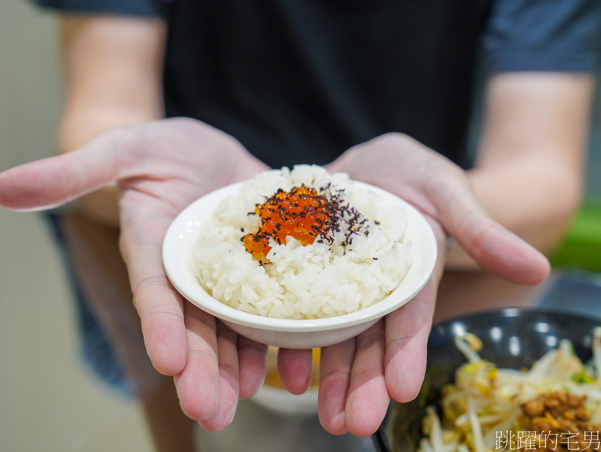 [花蓮美食]財庫大飯店-居然有30元陽春麵超便宜，肉燥飯也只要20元，還有鮮蚵腿庫飯ㄟ