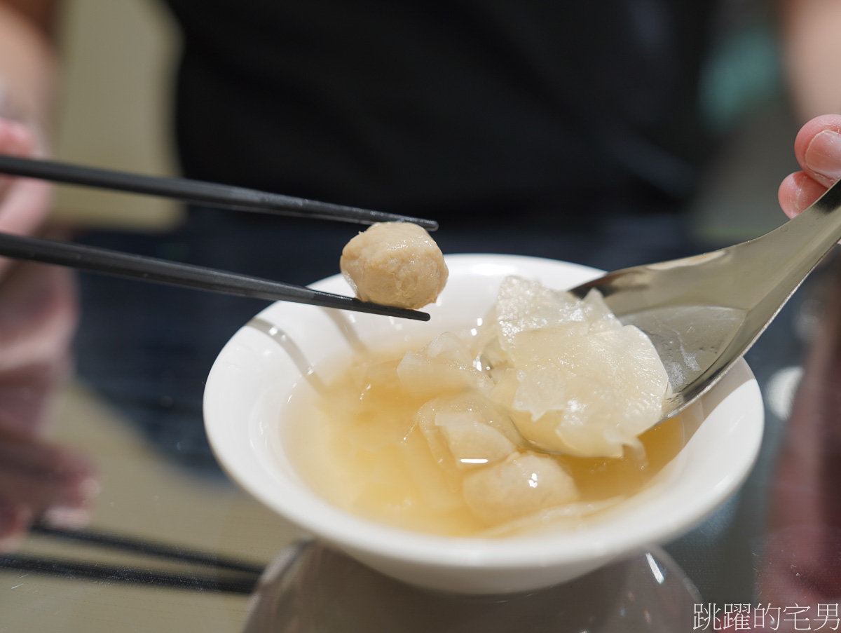 [花蓮美食]財庫大飯店-居然有30元陽春麵超便宜，肉燥飯也只要20元，還有鮮蚵腿庫飯ㄟ