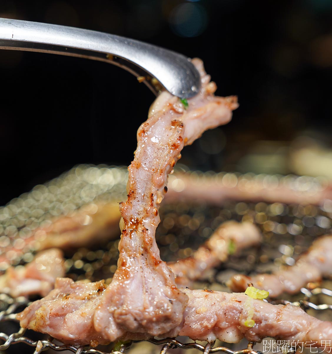 [花蓮美食]燚燿日燒肉地球旗艦店-花蓮燒肉店黑色系極簡設計質感好，假日中午有營業，燚燿日燒肉菜單