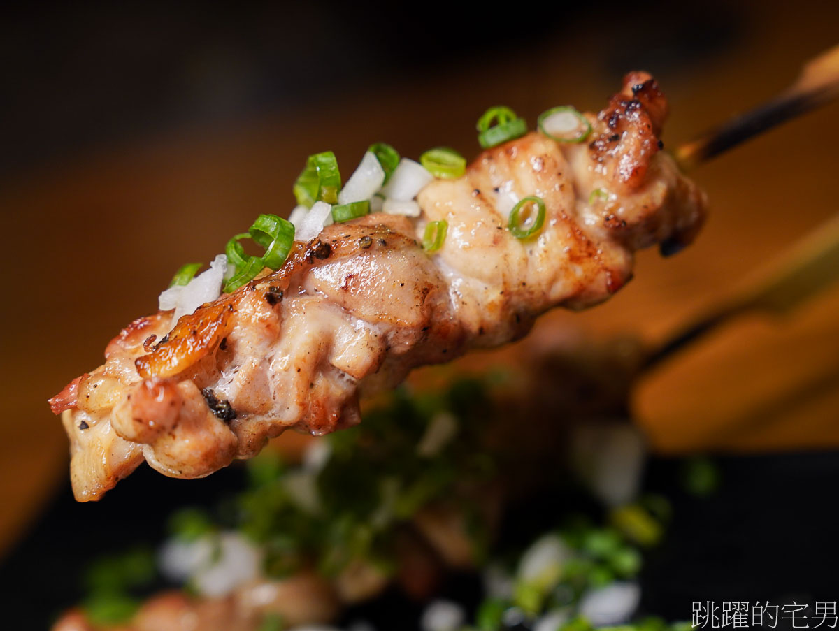 [花蓮美食]福坊炭烤酌酒-必吃烤土雞翅、好吃牛肉串，花蓮居酒屋喝紅白酒這價格很可以