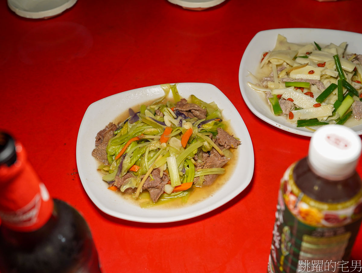 東大門夜市必吃美食「布洛灣美食風味」你沒看過的花蓮原住民野菜熱炒在這啦!