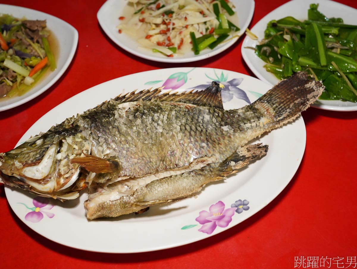 東大門夜市必吃美食「布洛灣美食風味」你沒看過的花蓮原住民野菜熱炒在這啦!