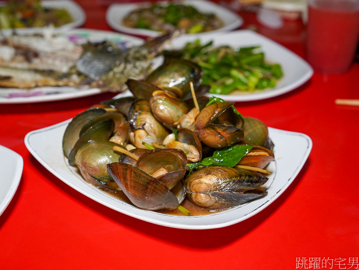 東大門夜市必吃美食「布洛灣美食風味」你沒看過的花蓮原住民野菜熱炒在這啦!