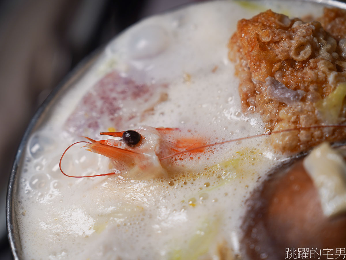 [花蓮美食]優俐咖啡館-開業20年好吃火鍋，必吃香濃牛奶鍋， 健康食材用料實在，吃完不口渴，番茄鍋、麻辣鍋不能錯過，花蓮火鍋