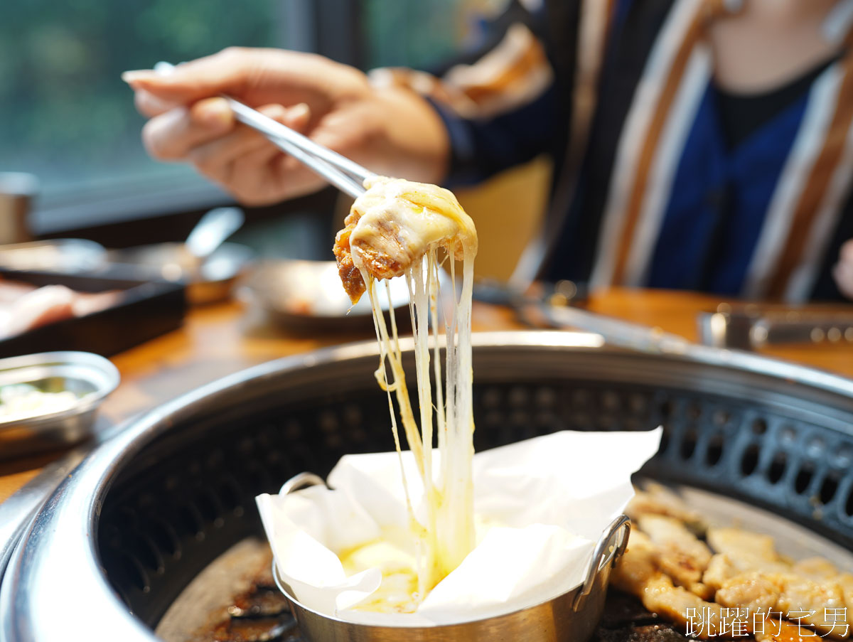 [捷運新店站美食]阿豬媽韓式烤肉吃到飽新店店-豬五花肉質好，配上好吃韓國泡菜真對味，還有長者優惠跟學生優惠，新店美食