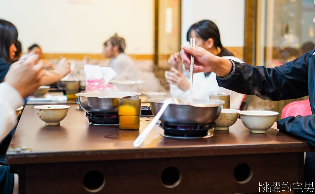 花蓮火鍋「呼呼鍋太昌店」大推這間花蓮平價火鍋，便宜份量多又好吃!  藥膳、南瓜鍋必點，飲料、冰淇淋、滷肉飯吃到飽