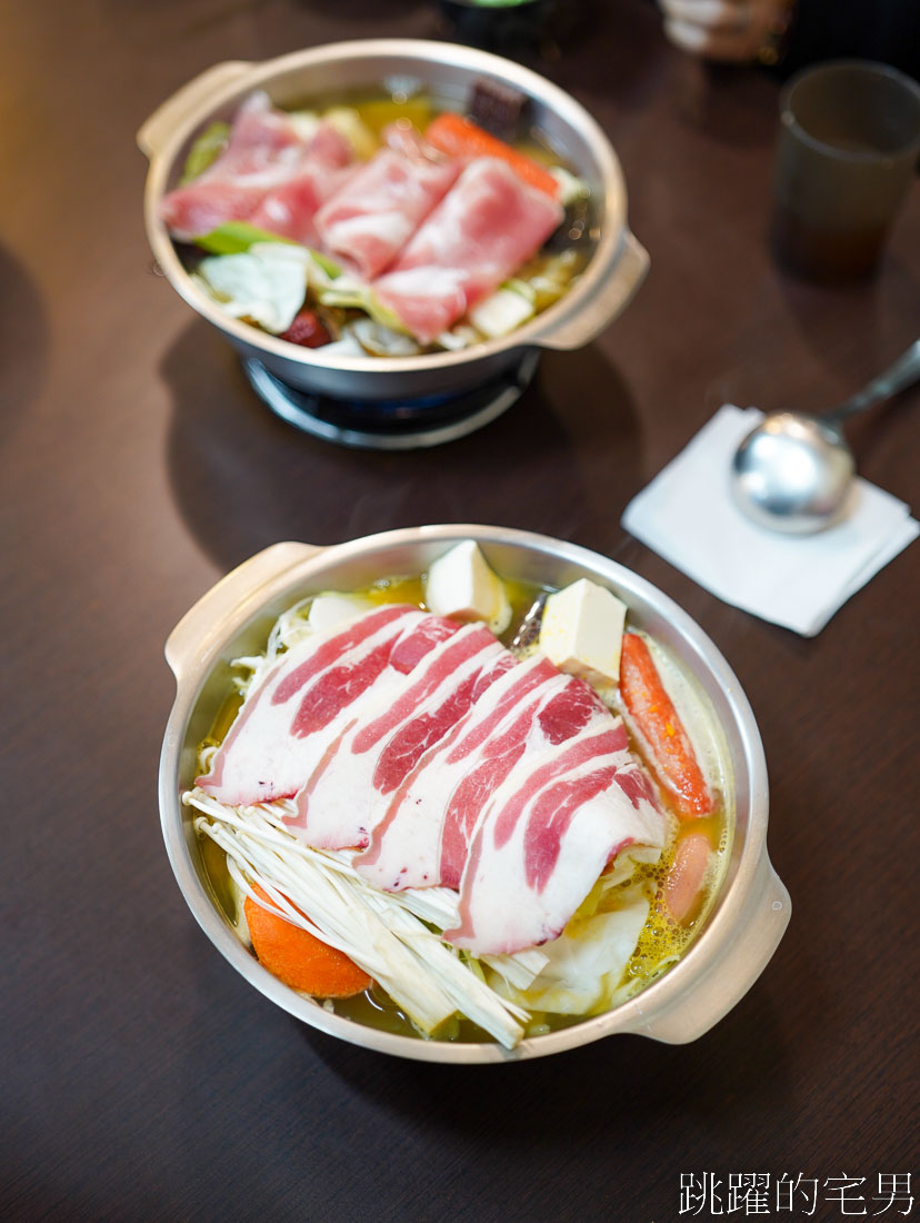 花蓮火鍋「呼呼鍋太昌店」大推這間花蓮平價火鍋，便宜份量多又好吃!  藥膳、南瓜鍋必點，飲料、冰淇淋、滷肉飯吃到飽