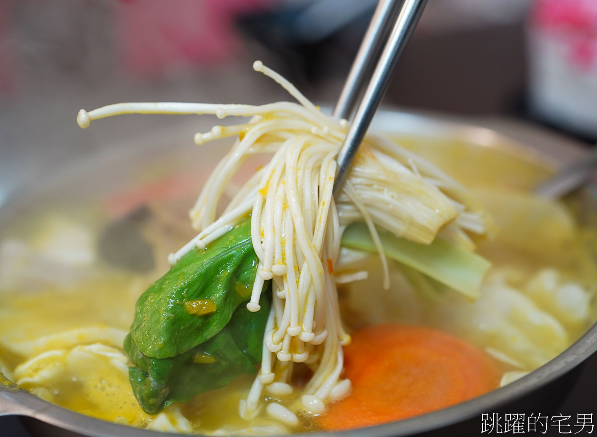 花蓮火鍋「呼呼鍋太昌店」大推這間花蓮平價火鍋，便宜份量多又好吃!  藥膳、南瓜鍋必點，飲料、冰淇淋、滷肉飯吃到飽