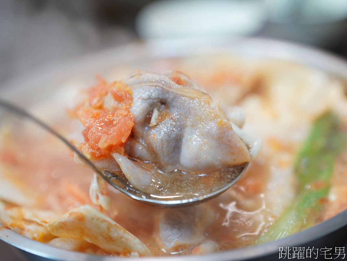 花蓮火鍋「呼呼鍋太昌店」大推這間花蓮平價火鍋，便宜份量多又好吃!  藥膳、南瓜鍋必點，飲料、冰淇淋、滷肉飯吃到飽