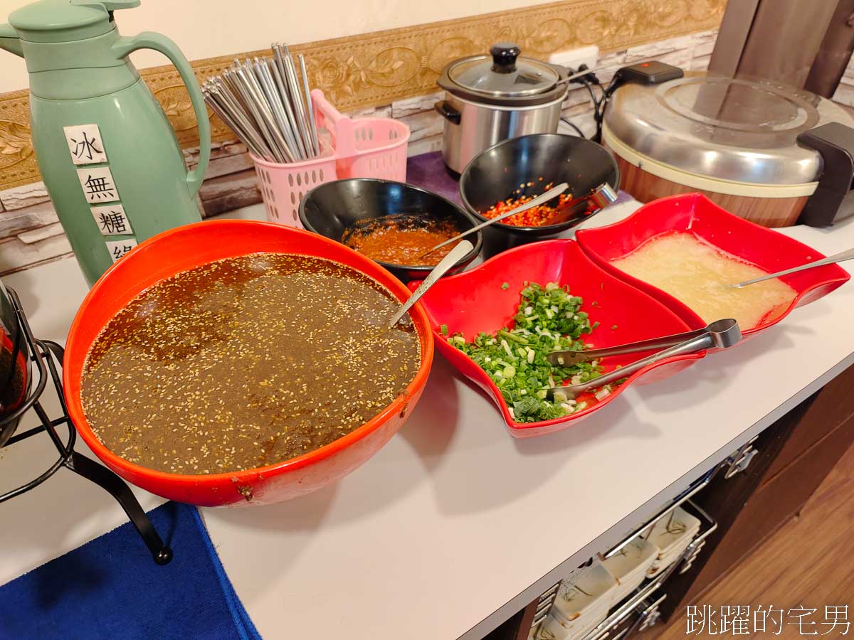 花蓮火鍋「呼呼鍋太昌店」大推這間花蓮平價火鍋，便宜份量多又好吃!  藥膳、南瓜鍋必點，飲料、冰淇淋、滷肉飯吃到飽