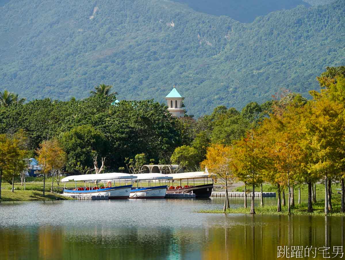 夢幻星巴克又一家「星巴克花蓮理想門市」，絕美湖景環繞著落羽松，期待四季不一樣的美