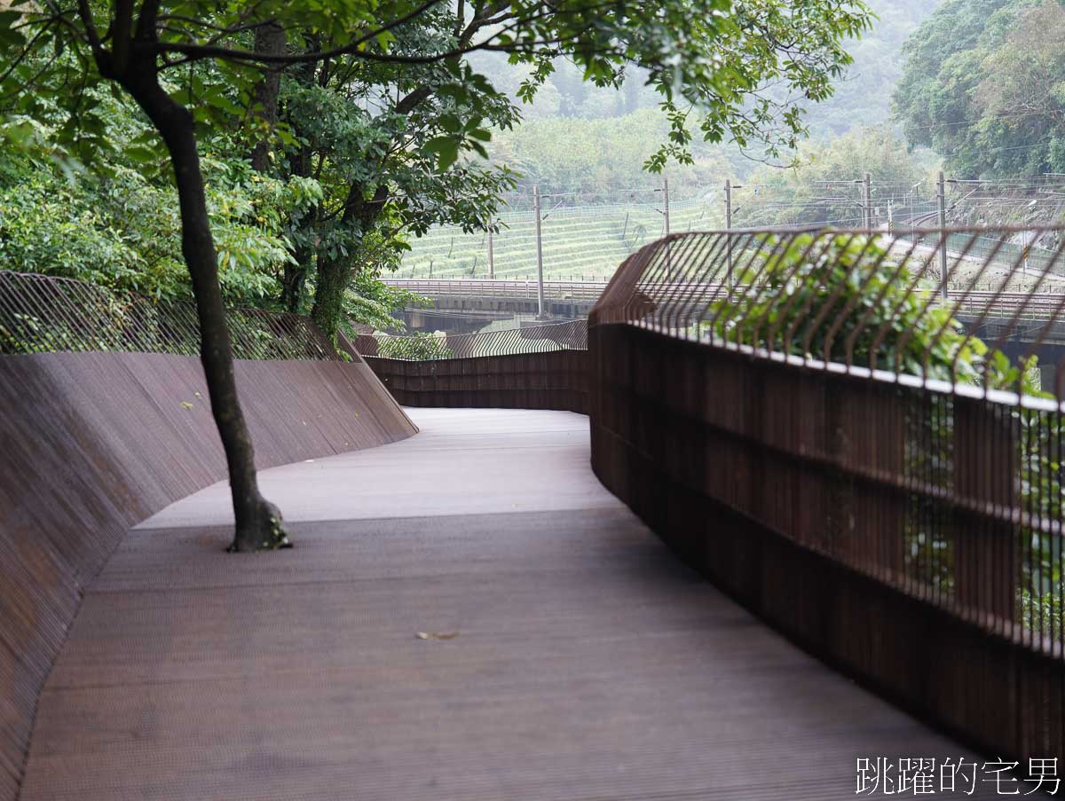 [新北市瑞芳景點]三貂嶺生態友善隧道-全台第一座鋼筋步道，鐵路隧道倒影超好拍，須網路預約(免門票)