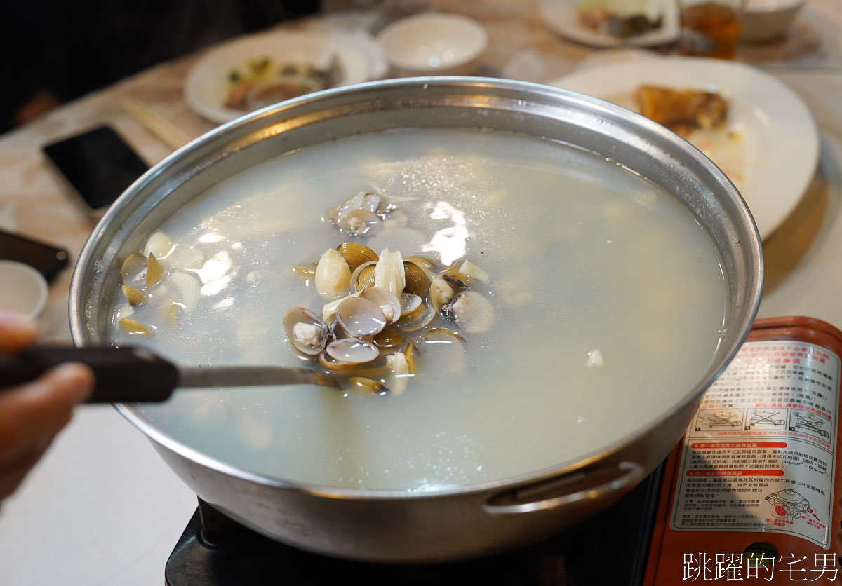 [中山區美食]農安街烏石港海產店-炒米粉好吃到令人驚艷，”那個魚”口感ˋ超級奇特，必須要吃看看，台北海鮮餐廳