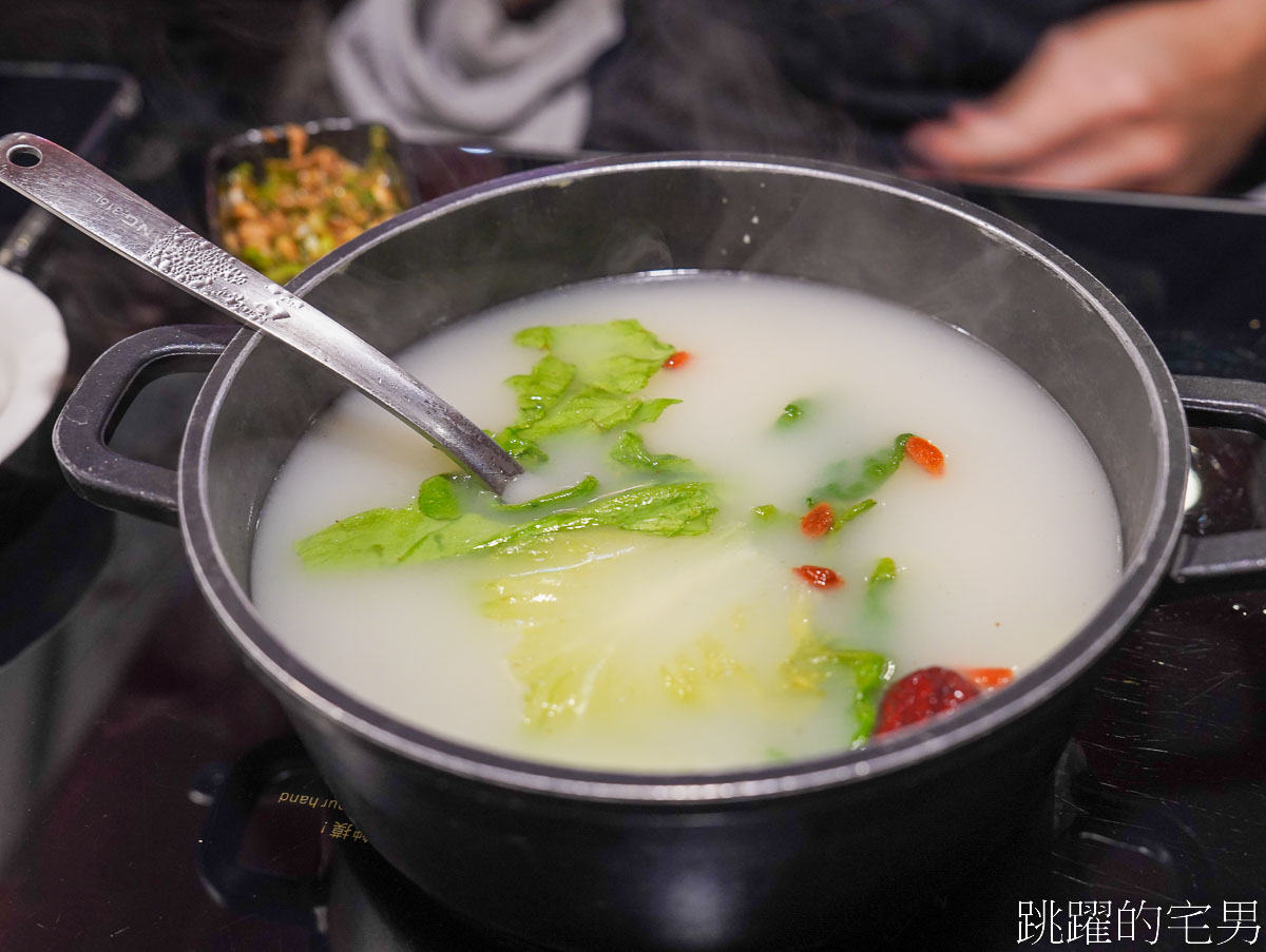 [花蓮美食]巴大爺鍋物-花蓮麻辣火鍋多人鍋提供鴨血吃到飽，個人鍋滷肉飯吃到飽，還有提供包廂