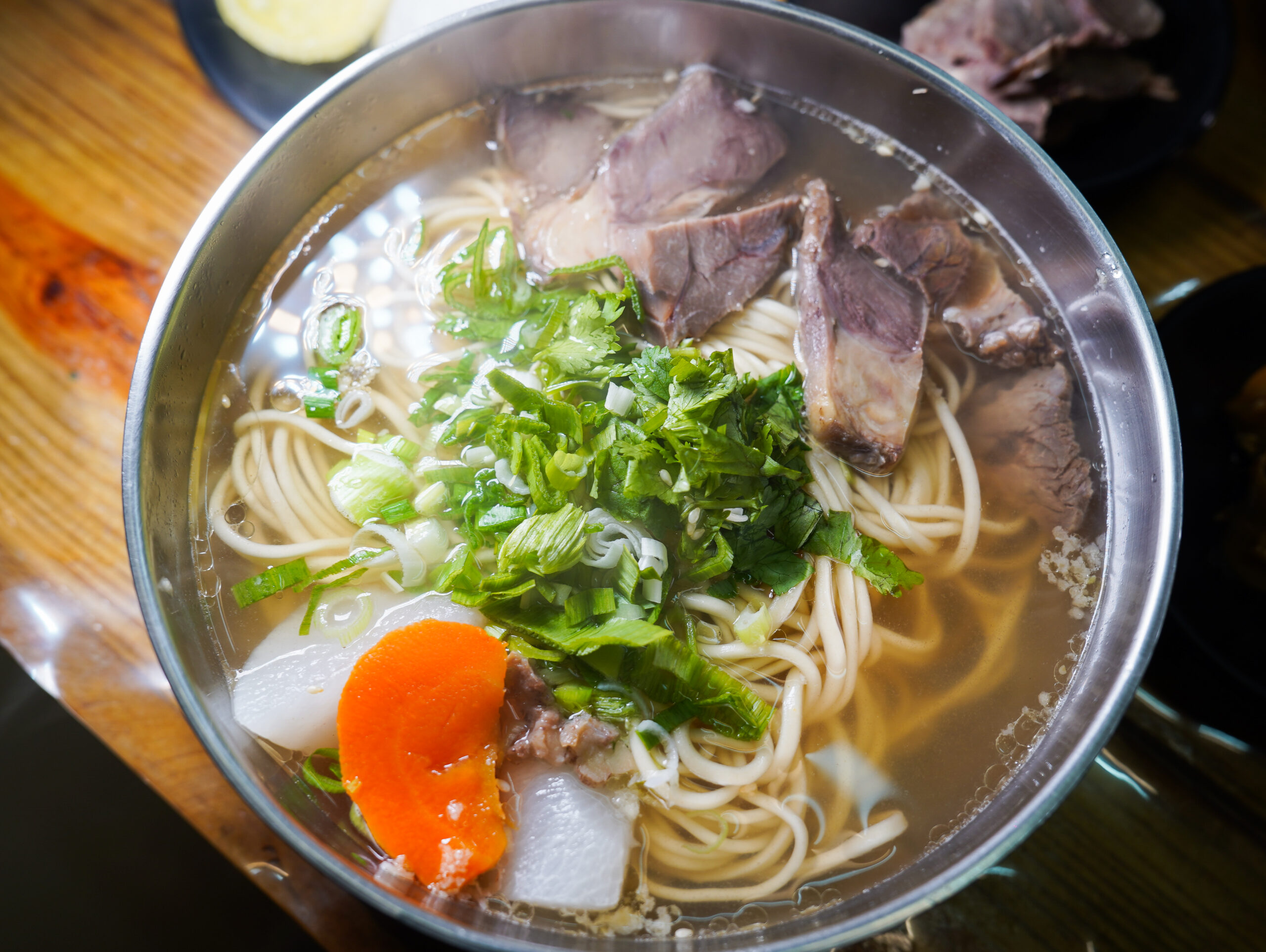 [壽豐美食]伊均蘭州拉麵-花蓮有蘭州拉麵我居然不知道，現點現做的麵條，份量多到我差點吃不完，東華大學美食