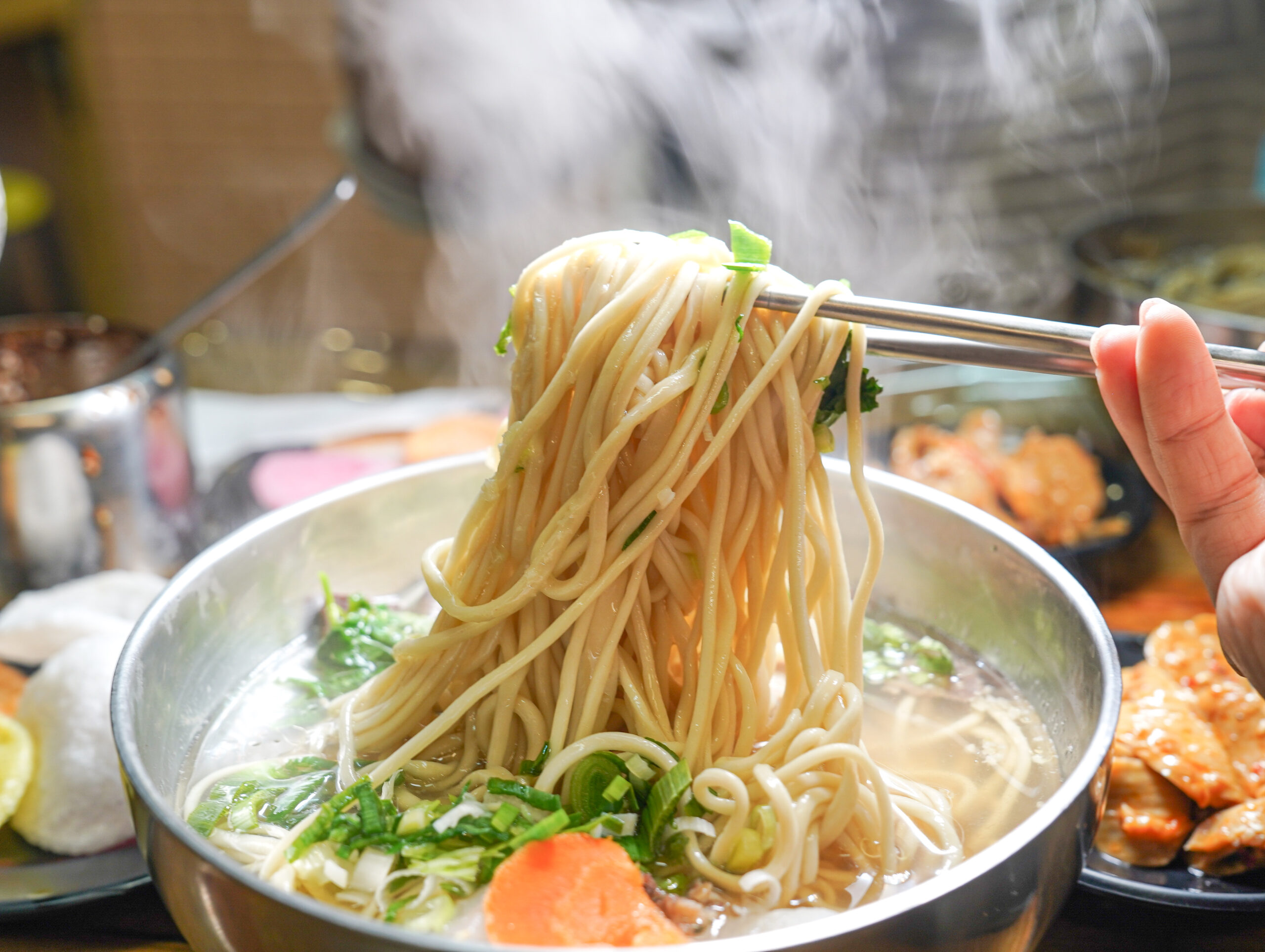 [壽豐美食]伊均蘭州拉麵-花蓮有蘭州拉麵我居然不知道，現點現做的麵條，份量多到我差點吃不完，東華大學美食