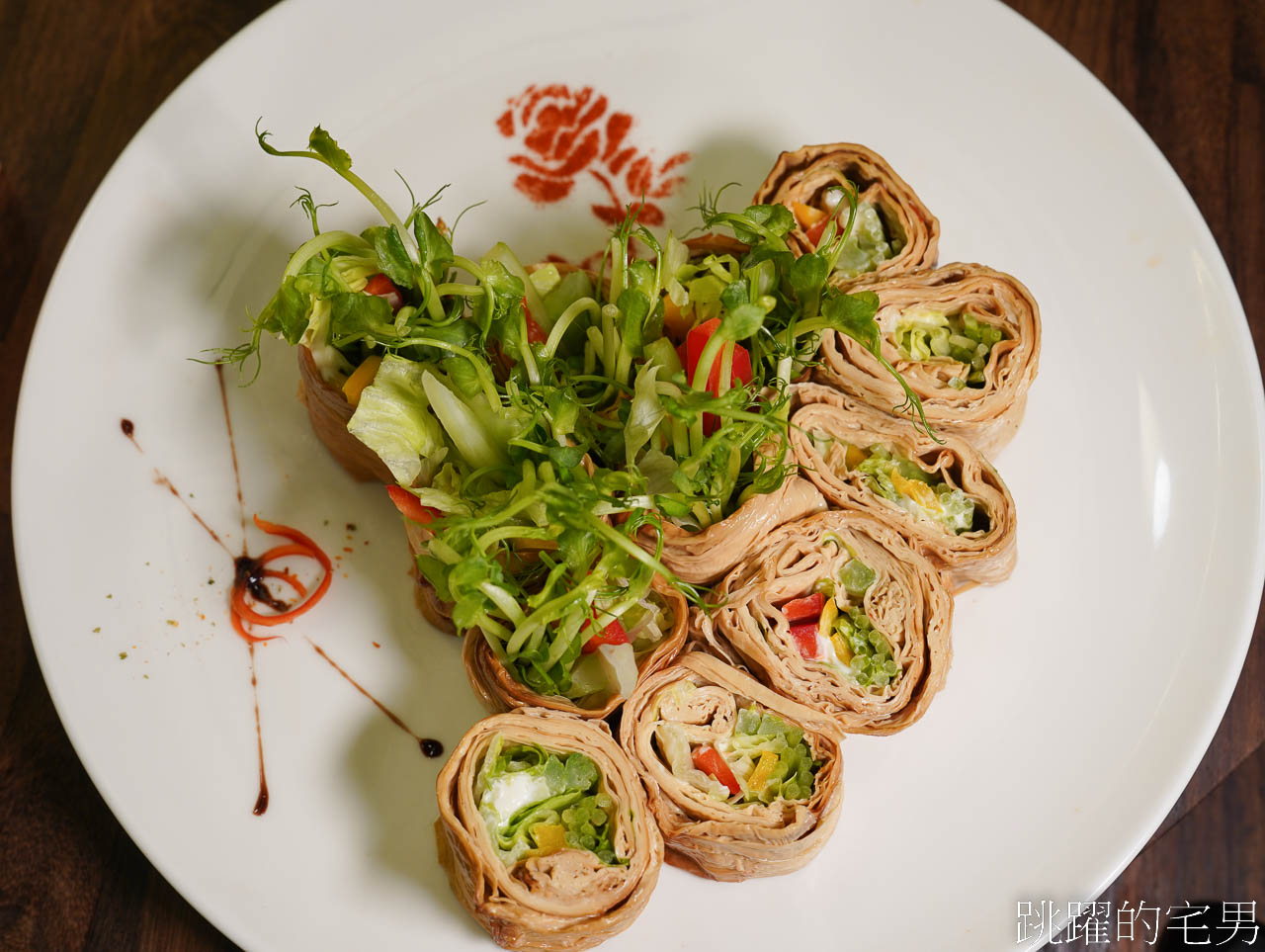 [花蓮美食]秘密海小館-轉型高質感餐廳，單人無菜單料理，3桌包場還可以唱歌，自家煙燻臘肉超好吃，還有提供素食合菜