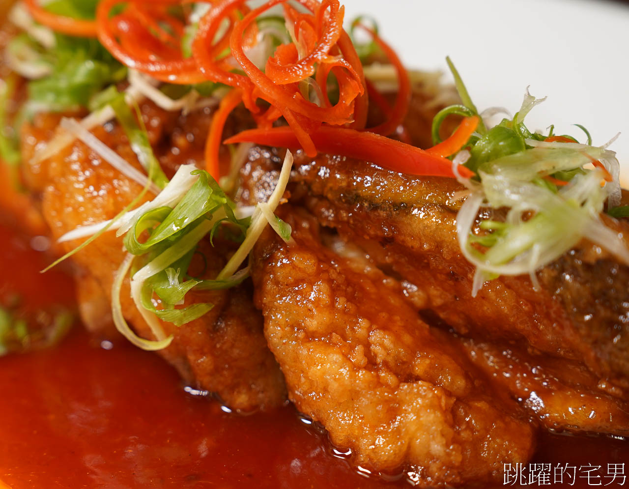 [花蓮美食]秘密海小館-轉型高質感餐廳，單人無菜單料理，3桌包場還可以唱歌，自家煙燻臘肉超好吃，還有提供素食合菜