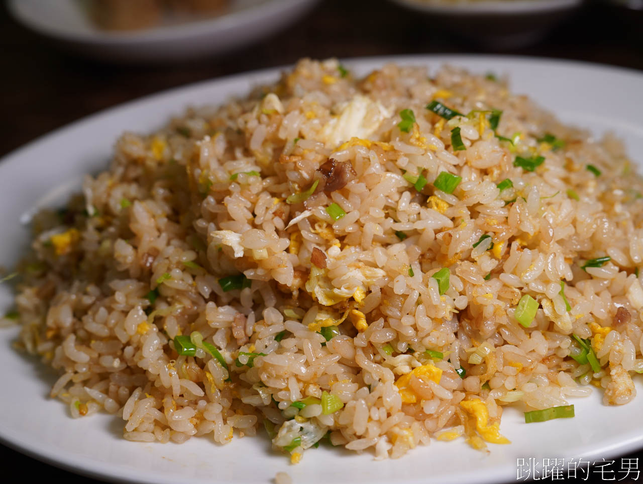 [花蓮美食]秘密海小館-轉型高質感餐廳，單人無菜單料理，3桌包場還可以唱歌，自家煙燻臘肉超好吃，還有提供素食合菜