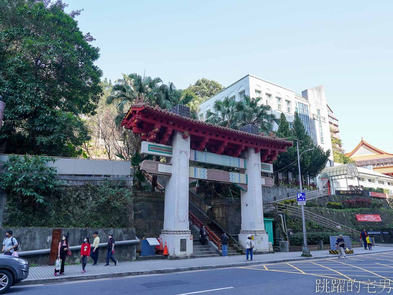 基隆景點「基隆塔」至高點俯瞰基隆山海、街景，基隆塔開放時間、停車資訊