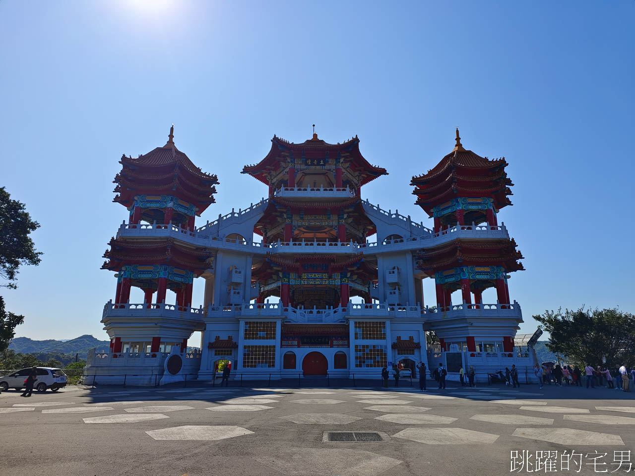 基隆景點「基隆塔」至高點俯瞰基隆山海、街景，基隆塔開放時間、停車資訊