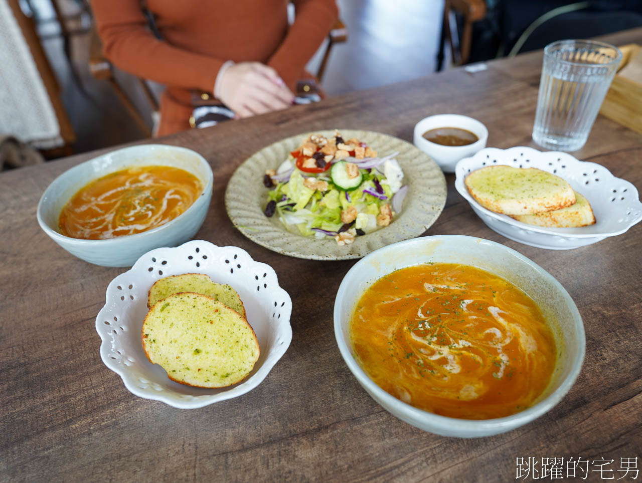 [花蓮光復美食]牧木屋Mu Mu House-鄉村風木造房屋質感好，伊比利豬排餐、還有小木屋住宿