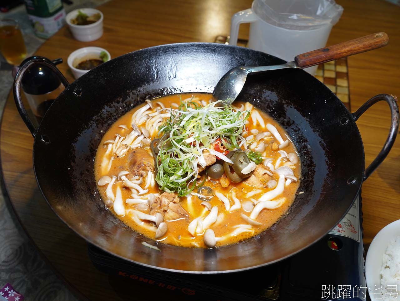 [花蓮美食]米那度海吧餐廳-花蓮海鮮超新鮮，酸菜魚、熱炒菜單豐富，紅麴鬼頭刀完全打到我的味蕾