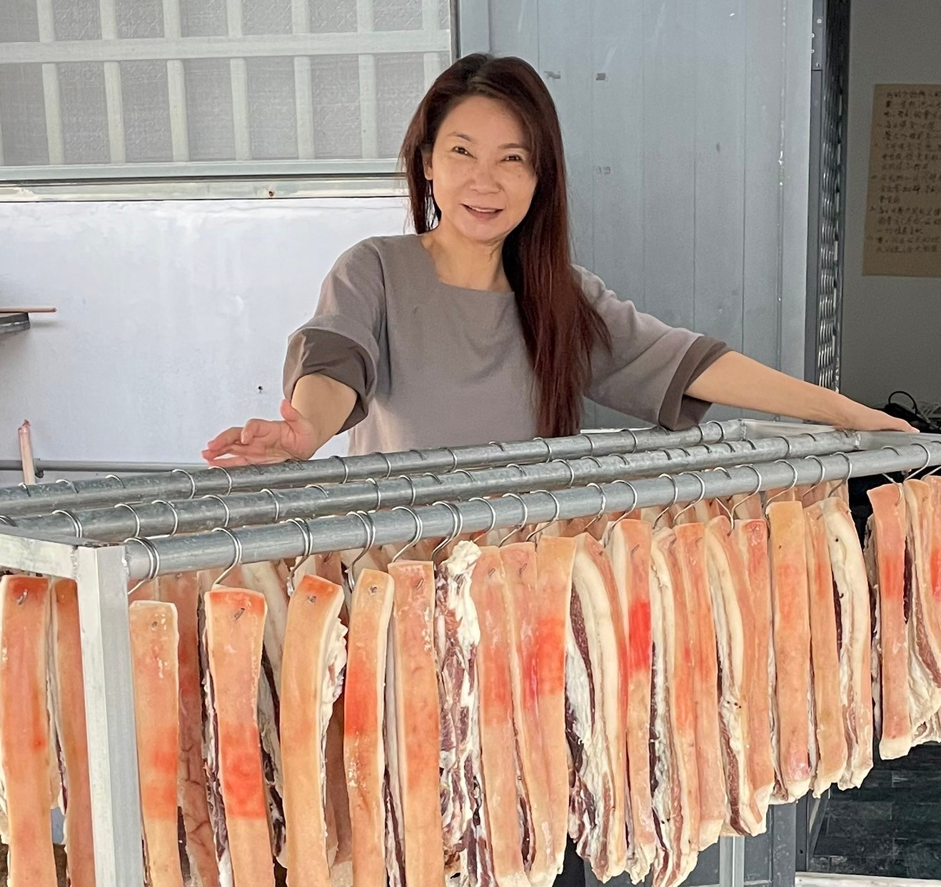 [花蓮美食]秘密海小館-轉型高質感餐廳，單人無菜單料理，3桌包場還可以唱歌，自家煙燻臘肉超好吃，還有提供素食合菜
