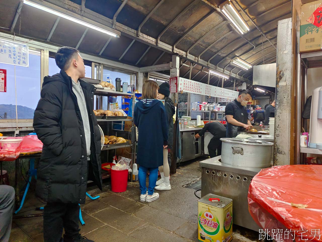 [陽明山美食]青菜園-土雞肉真軟…人多到爆炸，地瓜湯冬天吃真爽