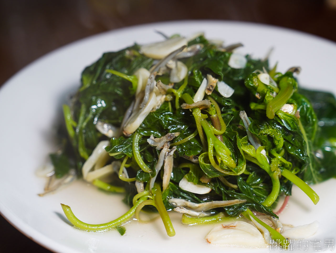 [花蓮美食]達路岸熱炒-這家花蓮熱炒螺肉必須吃，全酒燒酒雞一碗就把我幹倒…..