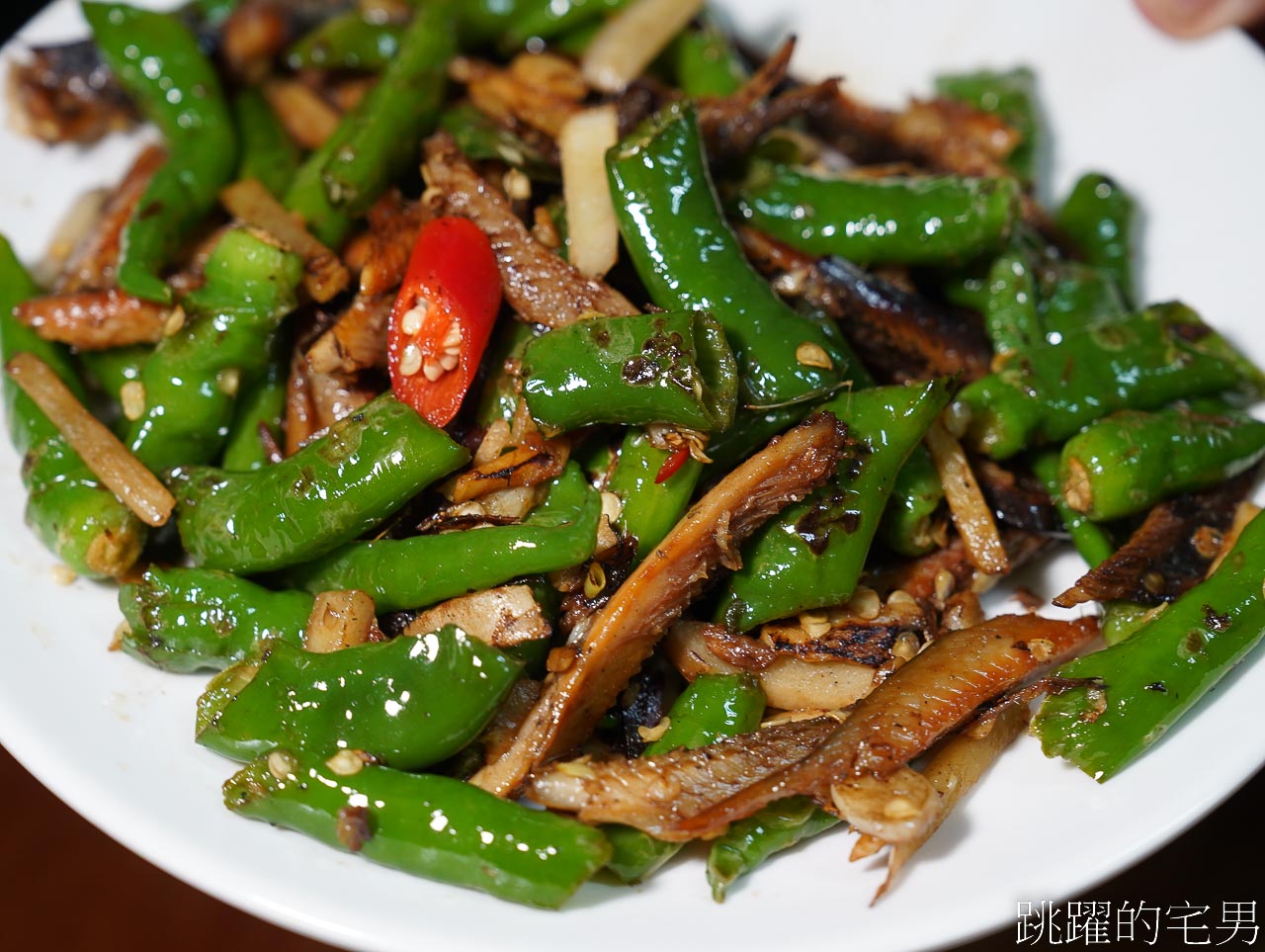 [花蓮美食]達路岸熱炒-這家花蓮熱炒螺肉必須吃，全酒燒酒雞一碗就把我幹倒…..