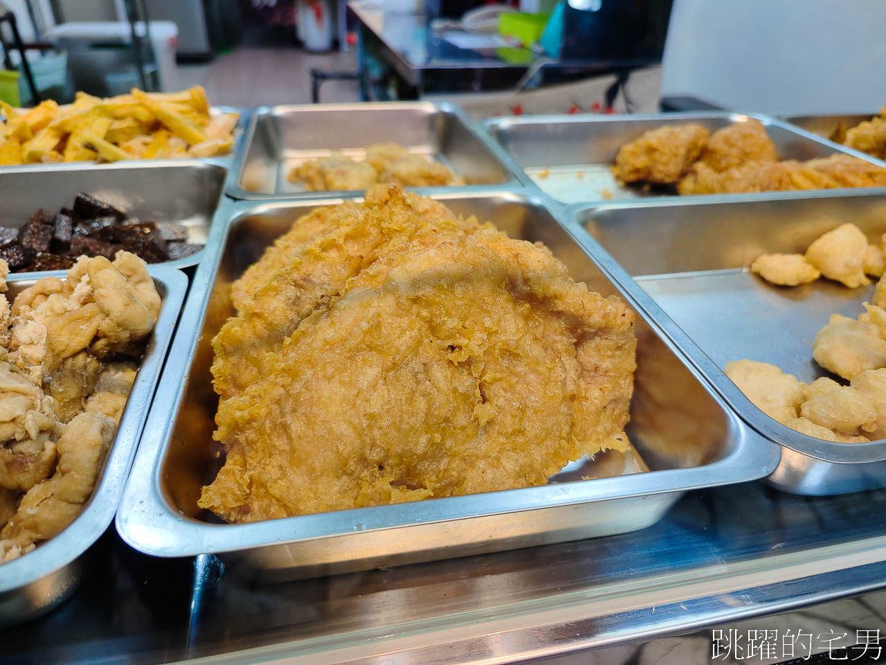 花蓮美食「小賴轟炸雞」必吃鹹酥雞口感超級嫩