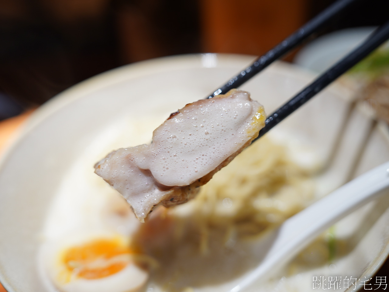 [花蓮美食]雞白郎拉麵-大推泡系雞白湯拉麵，濃郁黏稠的滋味整個愛到，花蓮拉麵推薦