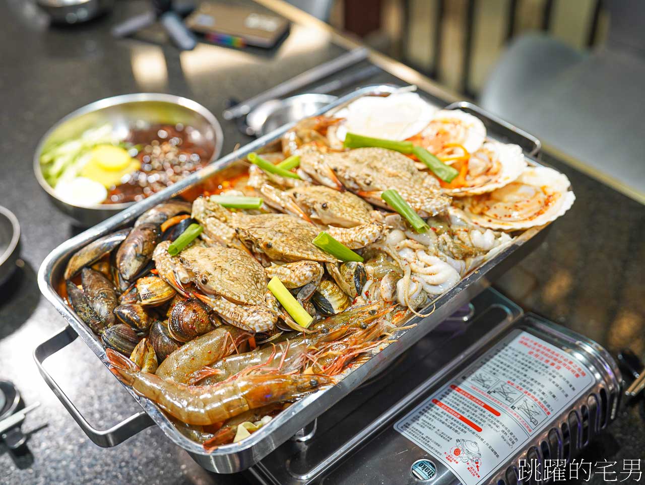 [花蓮韓式料理]延壽亭韓式燒烤-韓式海鮮鍋滿滿螃蟹龍蝦，香辣海味就是爽，代客烤肉，小菜、冰淇淋、飲料免費吃到飽，花蓮美食