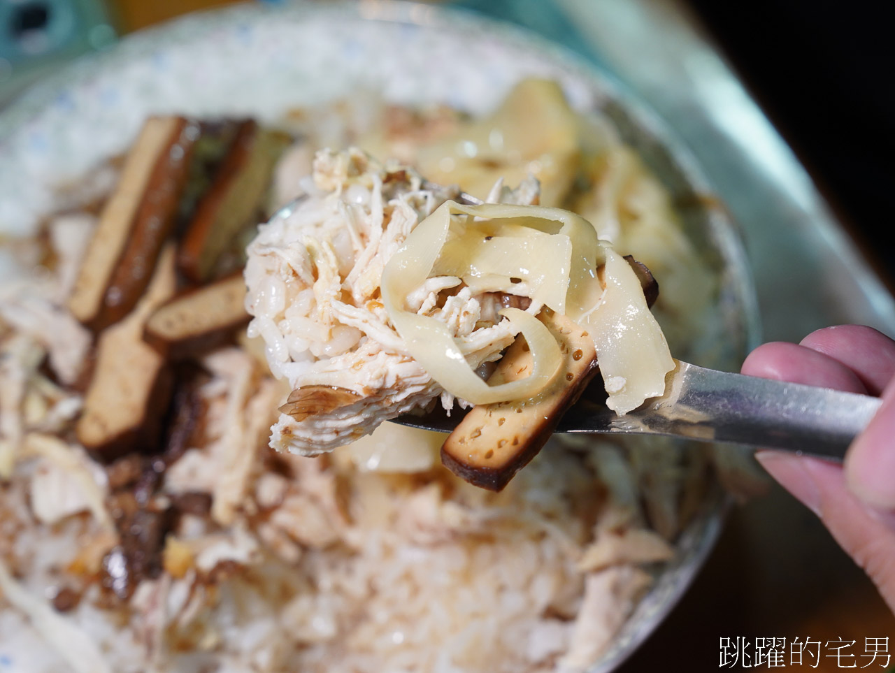 [花蓮美食]阿婆牛肉麵-花蓮老店大碗份量足，在地人的共同記憶，觀光客可以吃別間