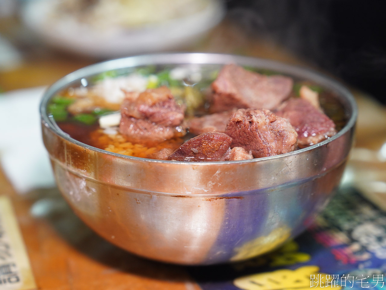 [花蓮美食]阿婆牛肉麵-花蓮老店大碗份量足，在地人的共同記憶，觀光客可以吃別間