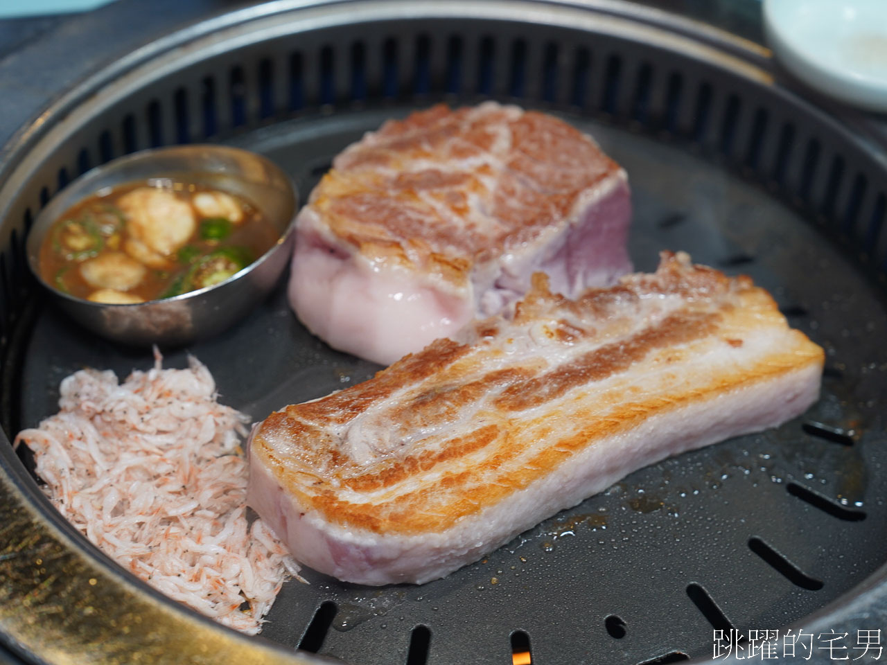 [釜山美食推薦]味贊王鹽烤肉西面店- 生意爆好韓國烤肉店，超厚梅花肉也太好吃了吧，提供代烤服務，味贊王鹽烤肉菜單