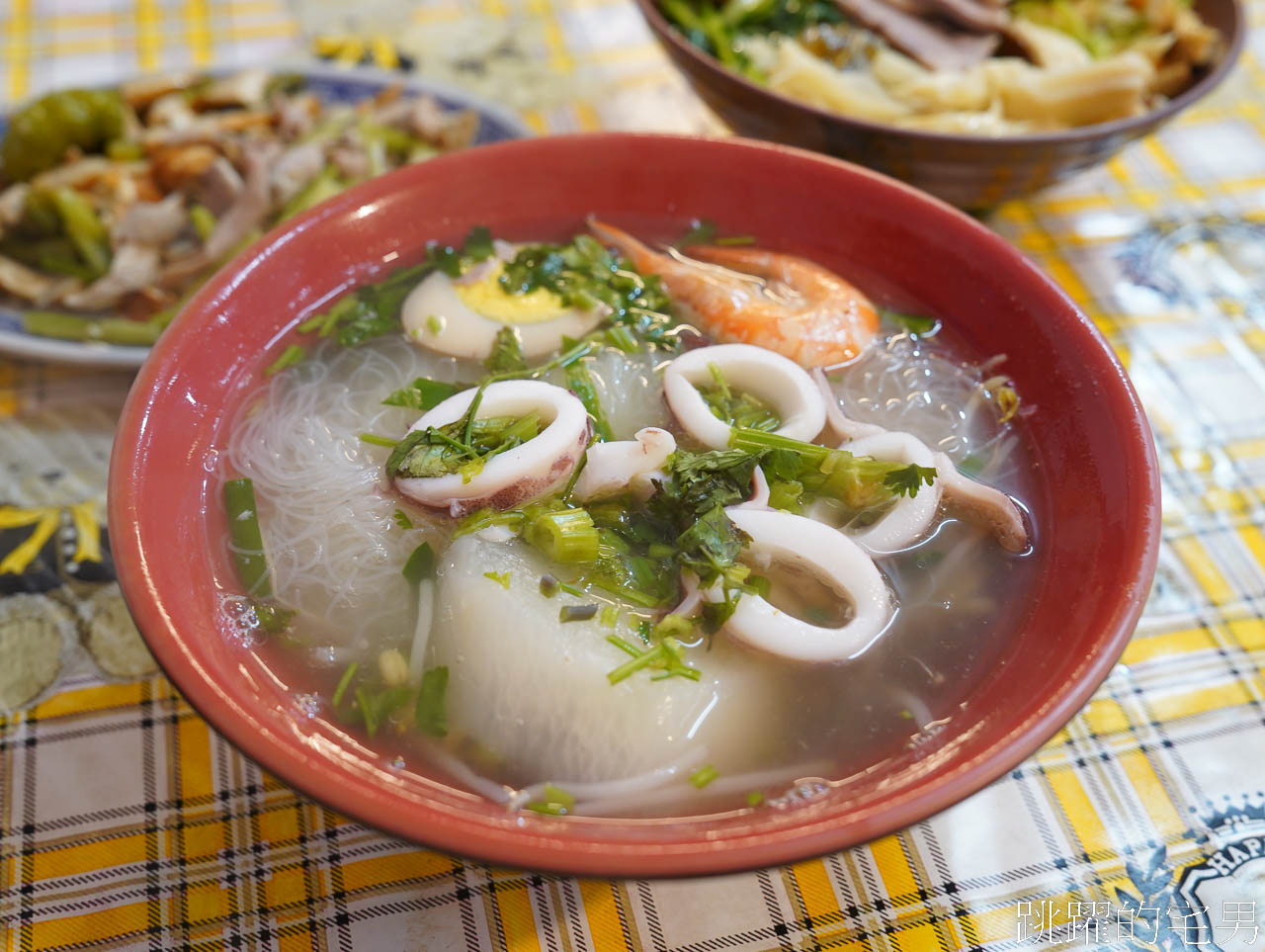 [吉安車站鵝肉莊]小卷米粉湯好喝，鴨肉飯份量足，花蓮吉安美食