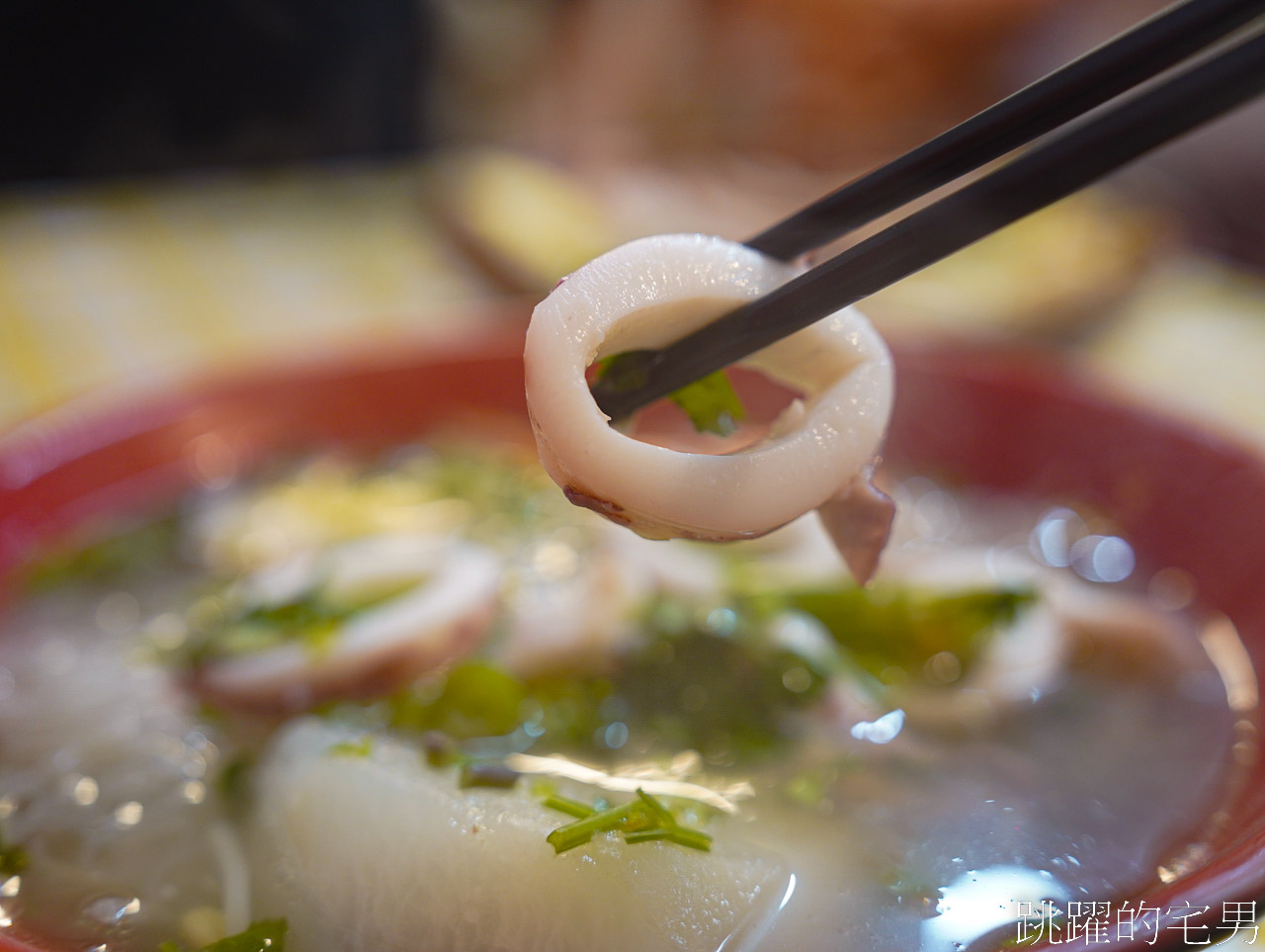 [吉安車站鵝肉莊]小卷米粉湯好喝，鴨肉飯份量足，花蓮吉安美食