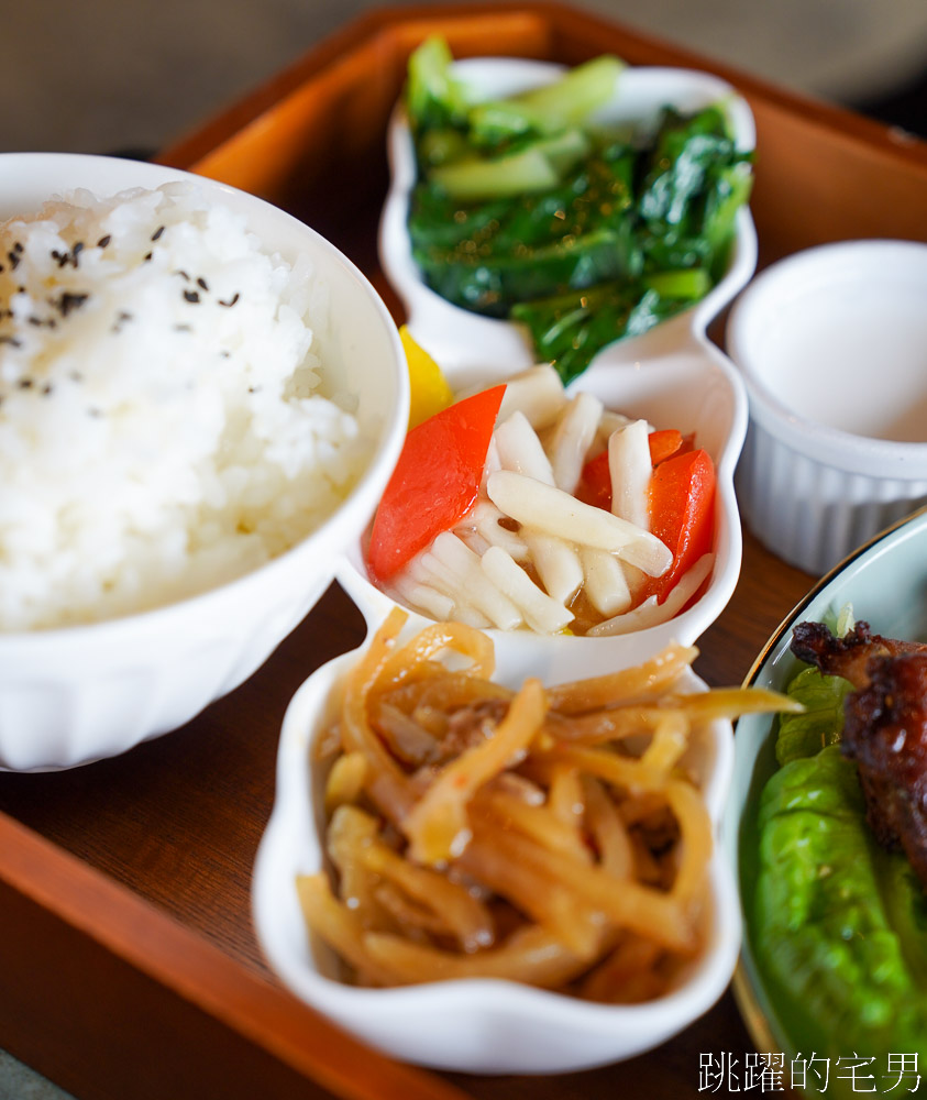 [花蓮美食]食巷茶弄複合式餐館-空間環境舒服，簡餐下午茶選擇多樣，鬆餅有夠脆、新城美食，花蓮寵物友善餐廳