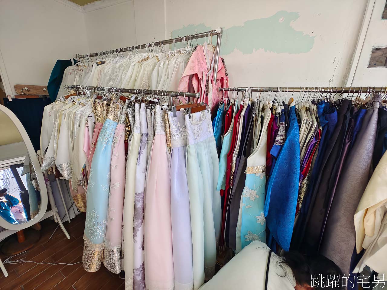[韓國釜山景點]甘川洞文化村-小王子旅遊景點超好拍，釜山韓服租借推薦哲秀與英熙，釜山包車